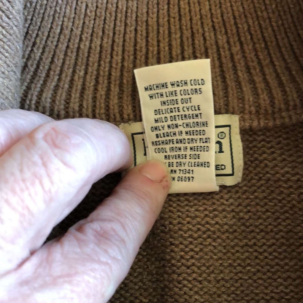 Men’s L.L. Bean brown zip Henley sweater - Picture 4 of 7